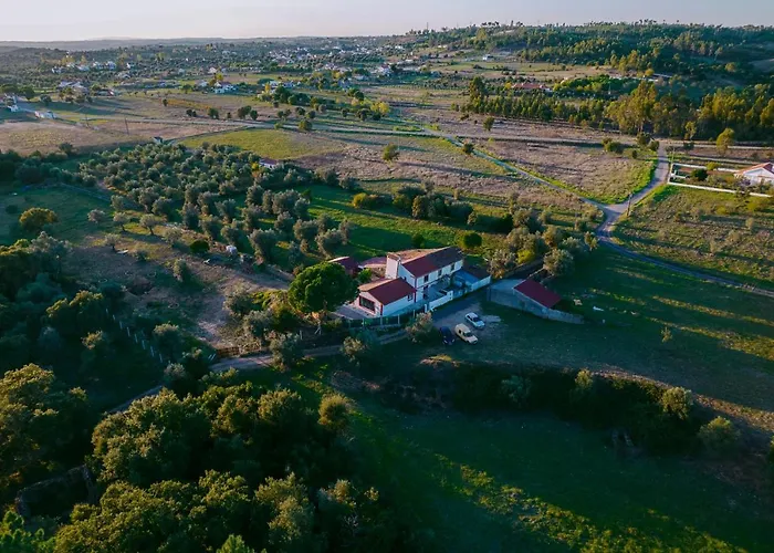 Semesterbostad Casa Mouriscas *